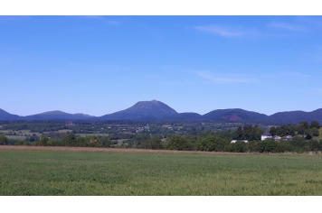 Le Puy-de-Dôme et la Chaîne des Puys M.Gaidier